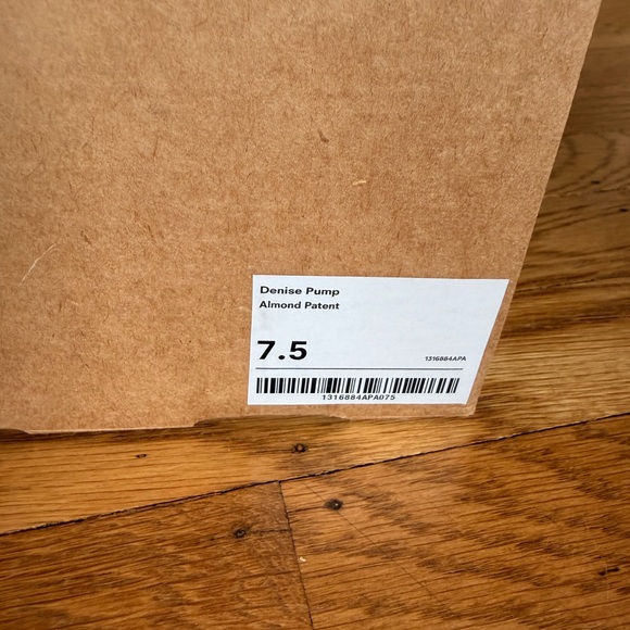 Reformation Denise Pump in Almond Patent NWT - Picture 4 of 7